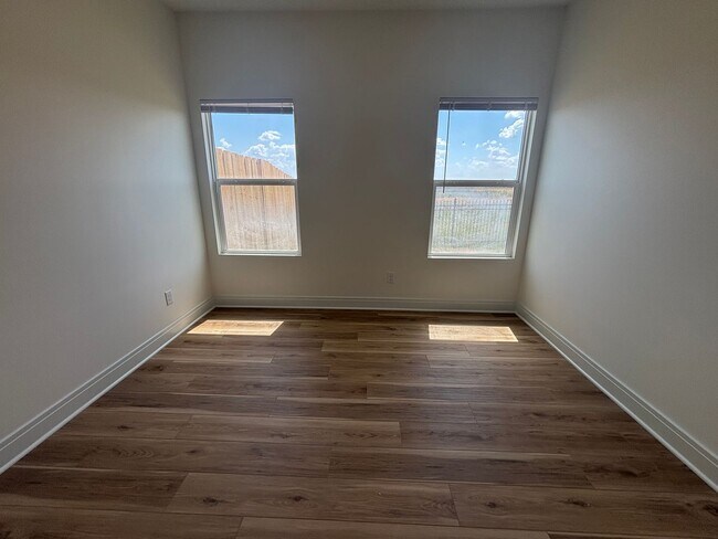 Building Photo - 5309 Rolly -