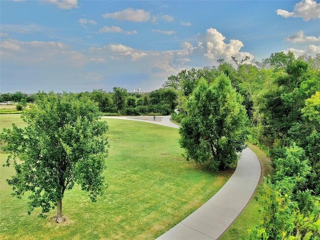 Building Photo - 308 Craters of the Moon Blvd