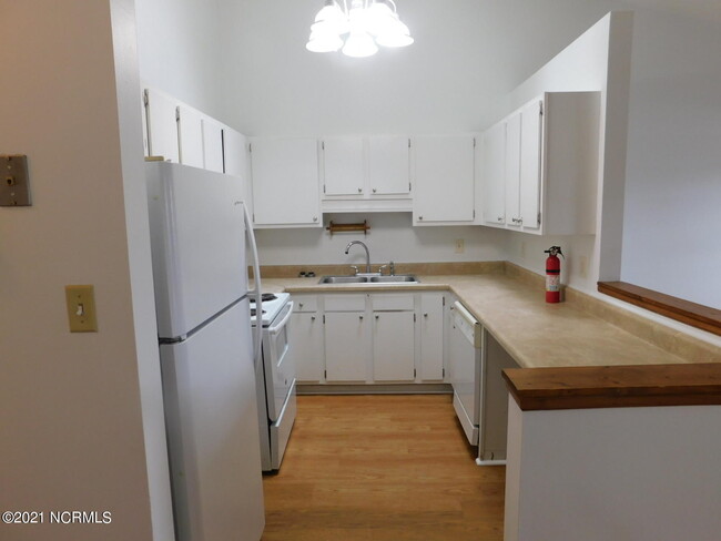 Building Photo - 132 Witten Cir