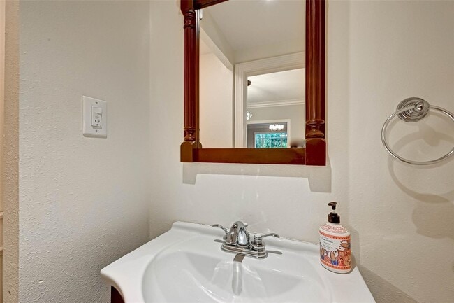 Building Photo - 4628 Roseneath Dr
