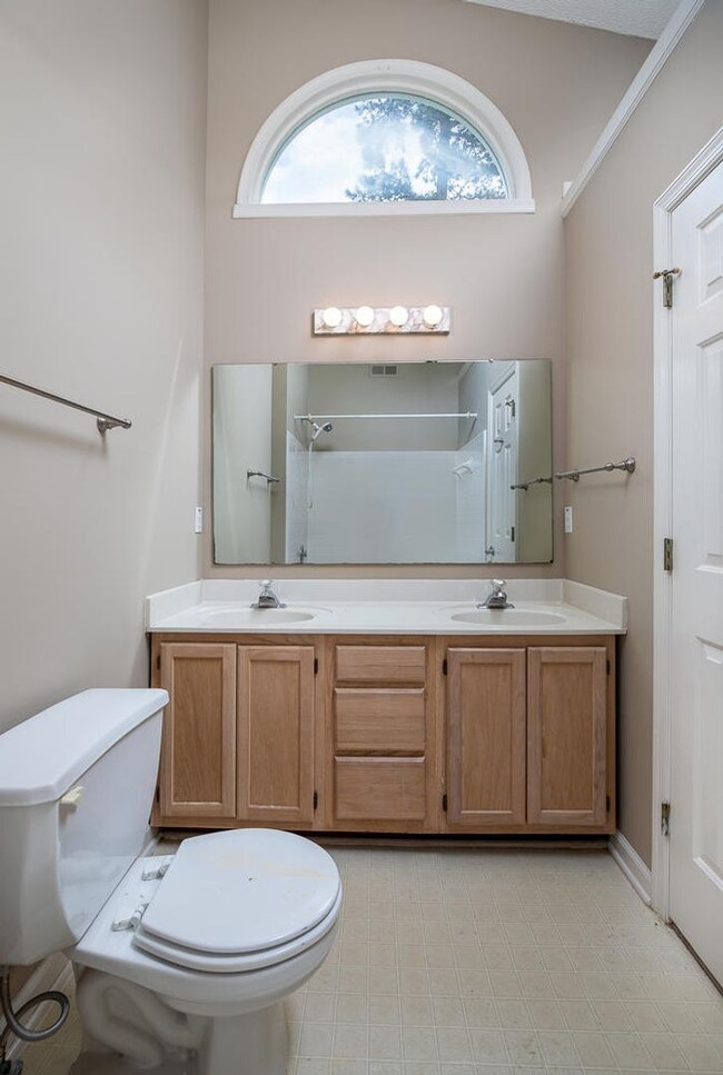 Building Photo - Nice Home in Fletcher!