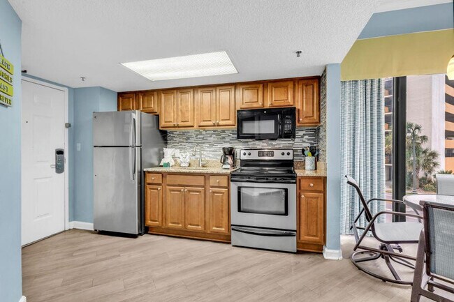 Building Photo - 2710 N Ocean Blvd