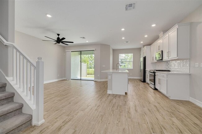 Building Photo - 5005 San Martino Dr