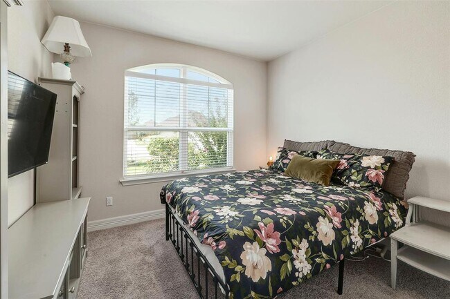 Building Photo - 805 Karst Cv