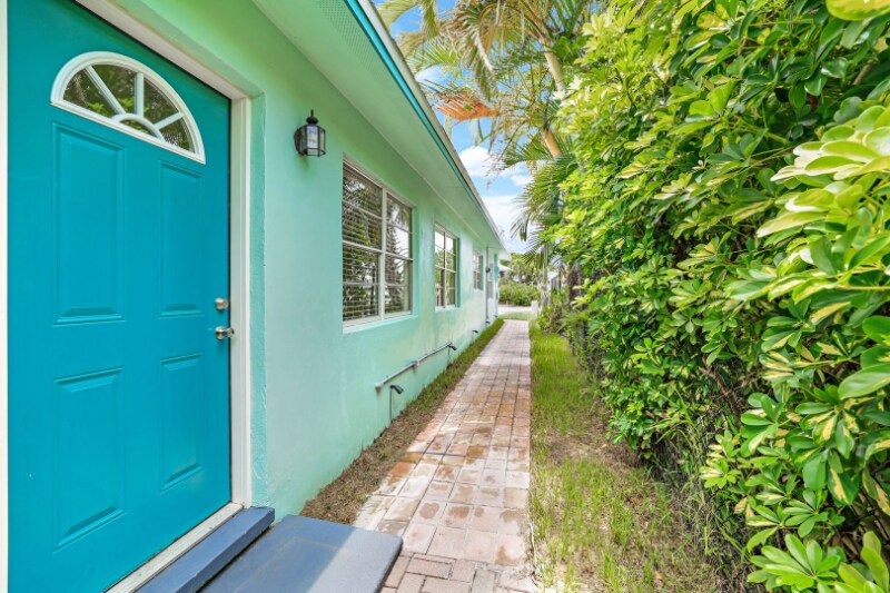 Building Photo - 527 Goodland Dr