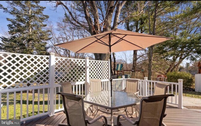 Building Photo - 11611 Vale Rd