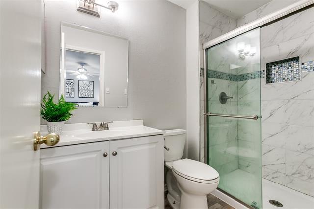 Building Photo - 9625 Highland View Dr