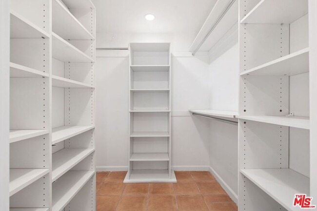 Building Photo - 1248 Bienveneda Ave