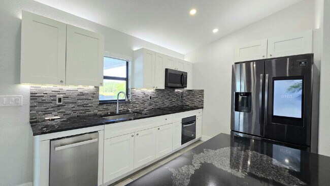 Building Photo - 4020 NW 41st Pl