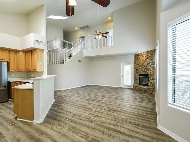 Building Photo - 6617 W Andrea Dr