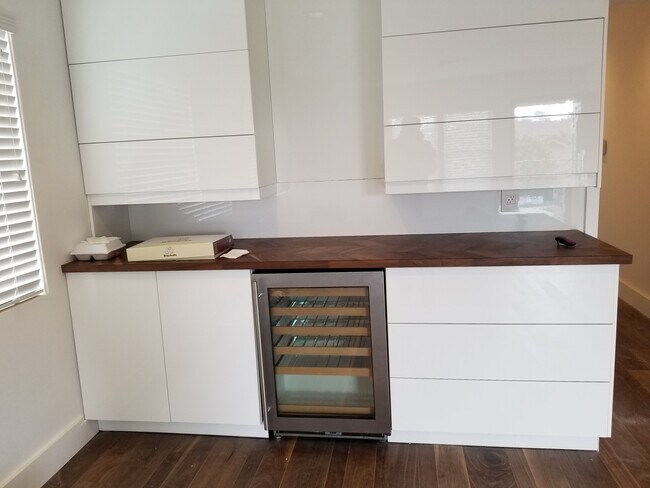 wine cooler/bar/ storage - 10880 National Blvd