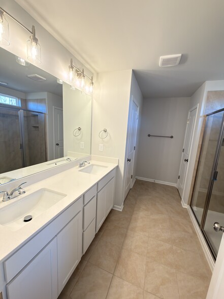 Building Photo - 109 Gervais Cir