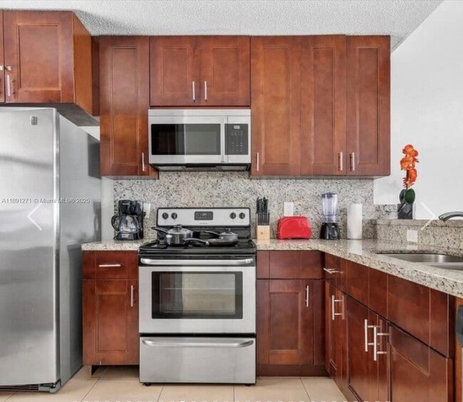 Building Photo - 2421 SW 58th Manor