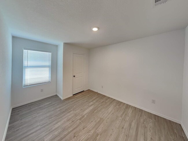 Building Photo - 171 Dodger Wy