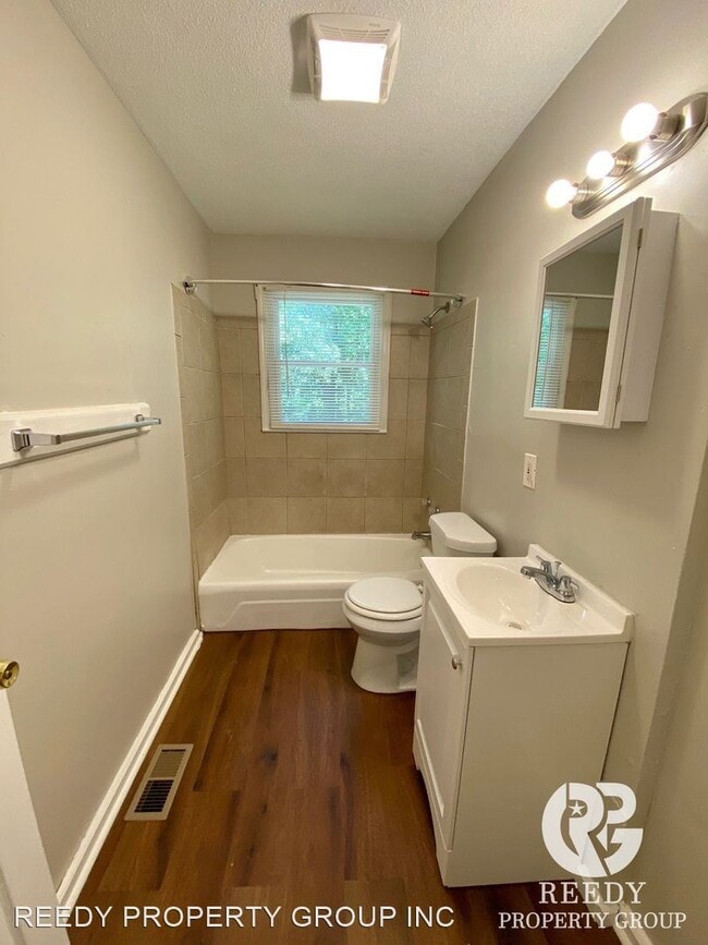 Building Photo - 3 br, 1 bath House - 784 Wofford St
