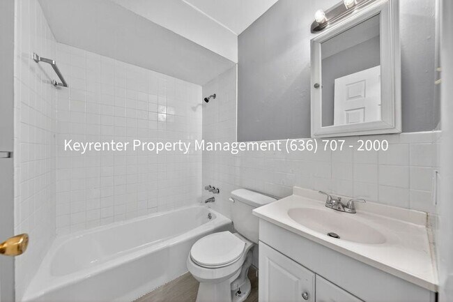 Building Photo - Parkcrest Dr - 924