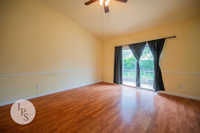 Building Photo - SOLAR!!!!  Fresno NorthEast Home, 4BR/2.75...