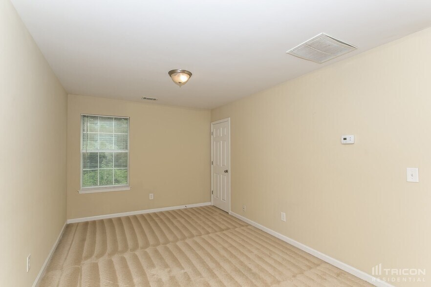 Building Photo - 6600 Pamplona Pl