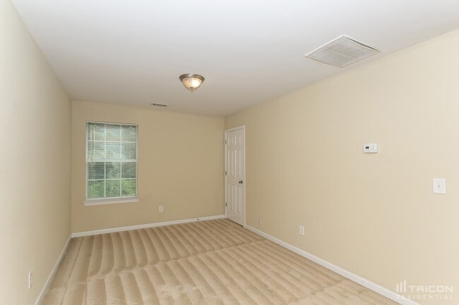 Building Photo - 6600 Pamplona Pl