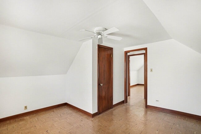 Building Photo - 995 Swain Ave