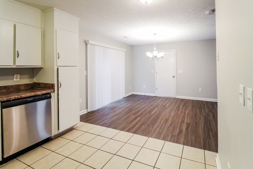 Building Photo - 1893 Gingham Way