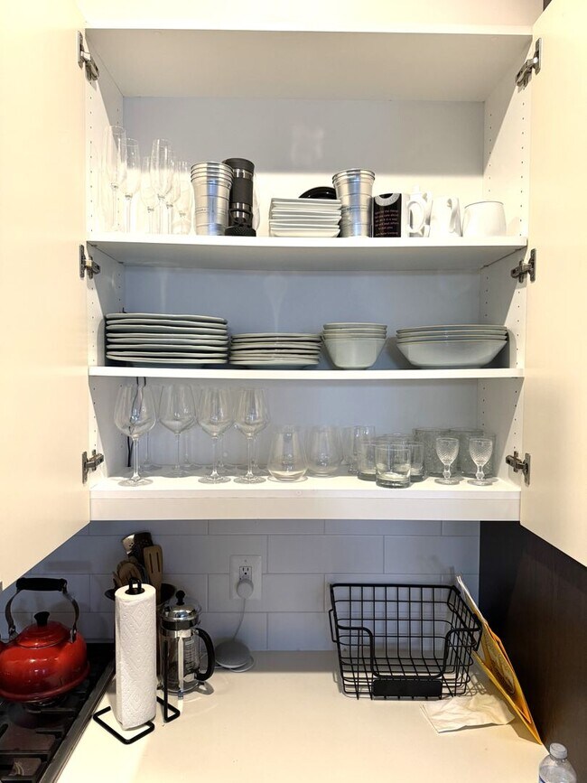 Building Photo - Centrally located 1BR/1BA Dupont Circle $2700 a month
