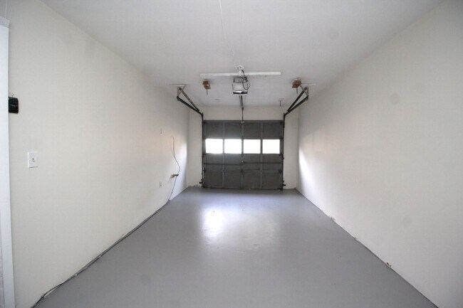 Building Photo - Location! Location! Location! Alpharetta