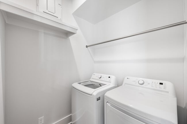 Building Photo - 520 S County Hwy 393