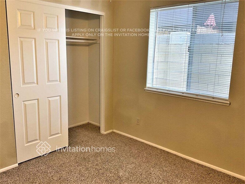 Building Photo - 1515 W Yukon Dr