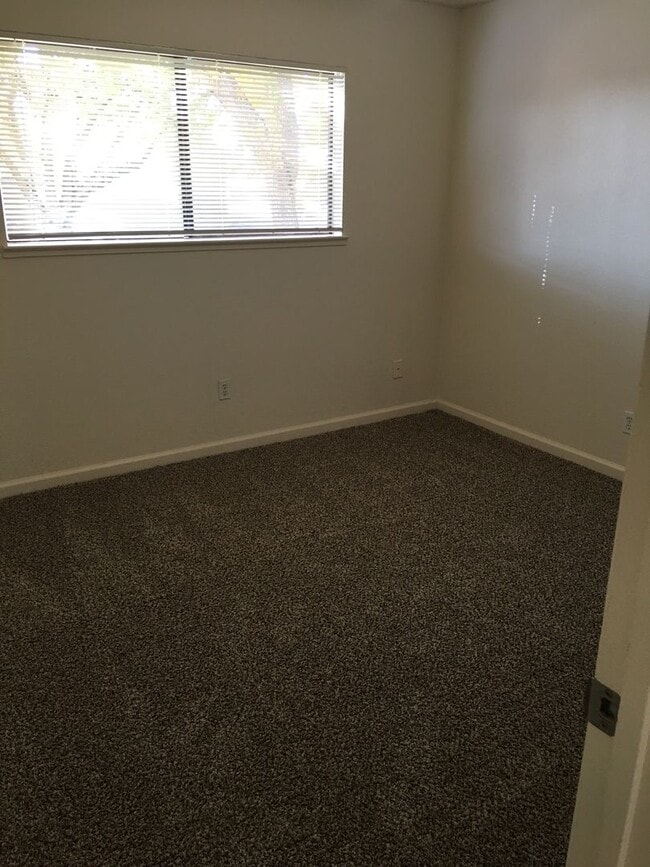 Building Photo - 2 B/D 1 B/A  in Marysville - COMING SOON! ...