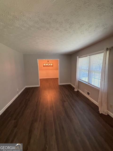 Building Photo - 1015 Castlewood Dr