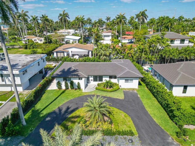 Building Photo - 7420 Beach View Dr
