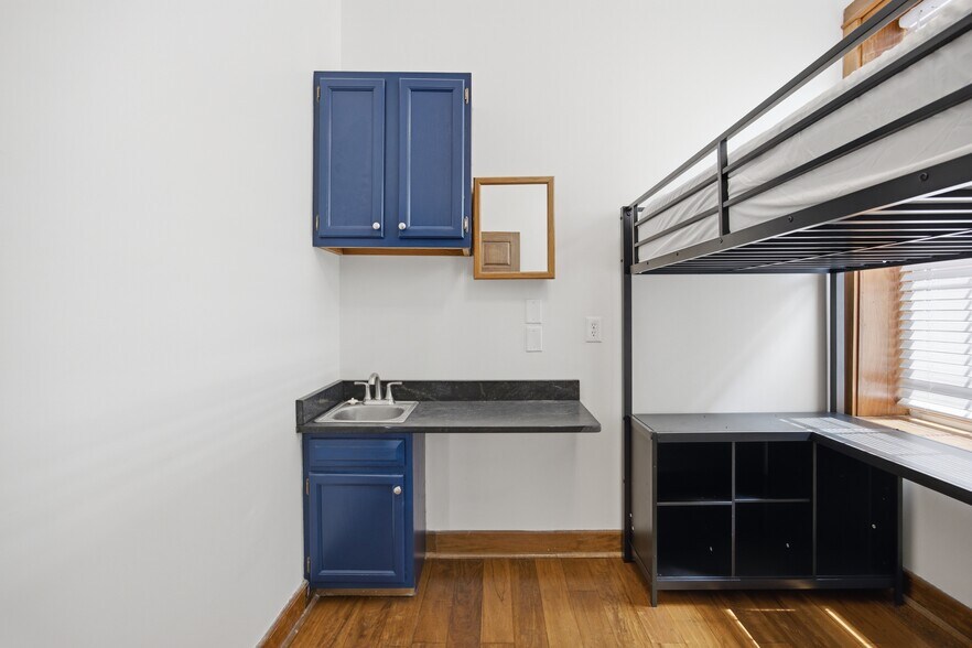 Building Photo - 823 McCallie Ave