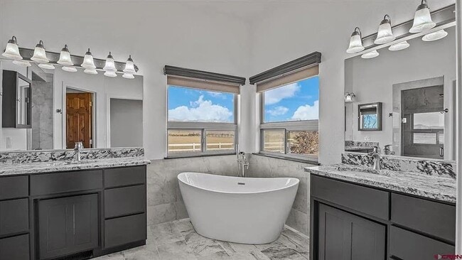 Building Photo - 1516-1513 13 Rd