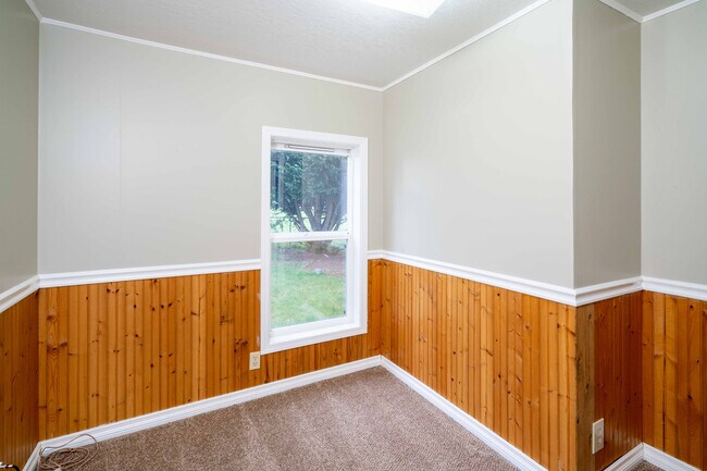 Building Photo - Country Living on a Private Acreage in Camas  - 2 Bedroom 1 Bath Manufactured Home