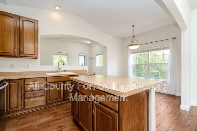 Building Photo - 5014 Brookfield Dr