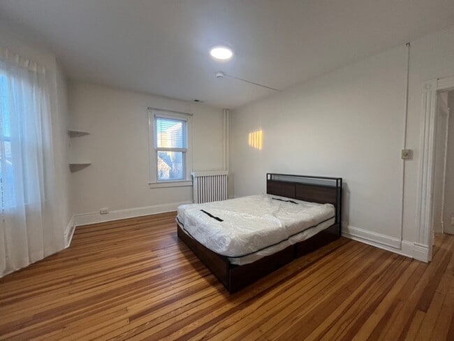 Building Photo - Brookland Grand 4917 sqft 8bd 3.5bth Home | Huge Front Porch | Large Back Yard