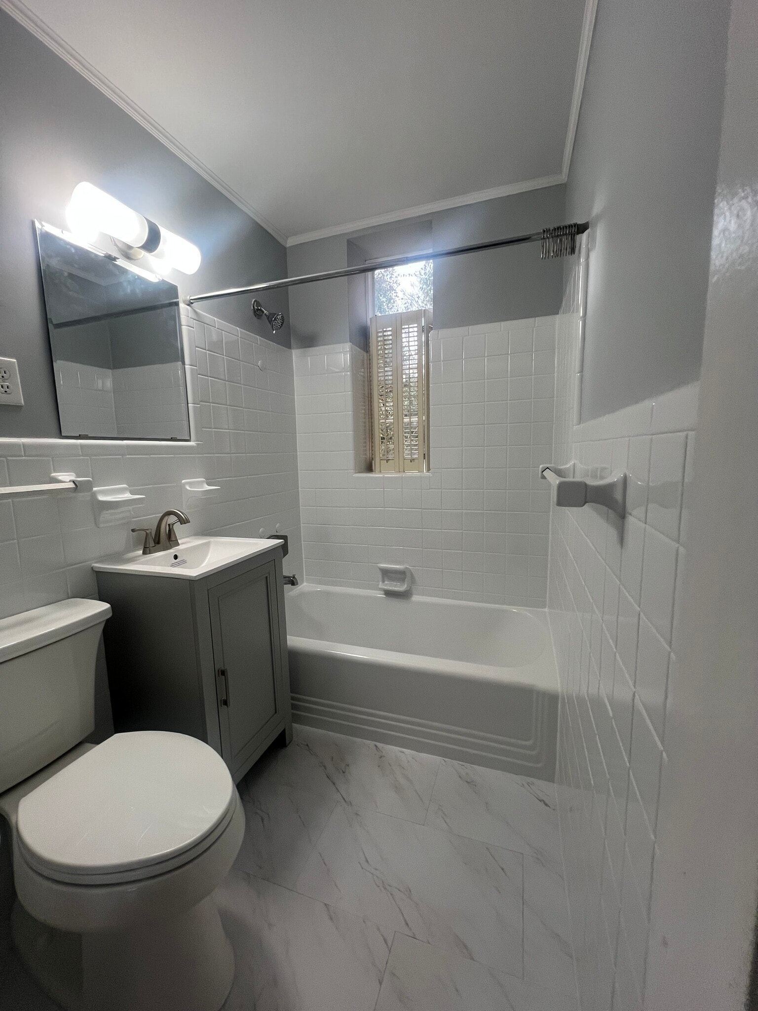 Building Photo - 1217 N Main St