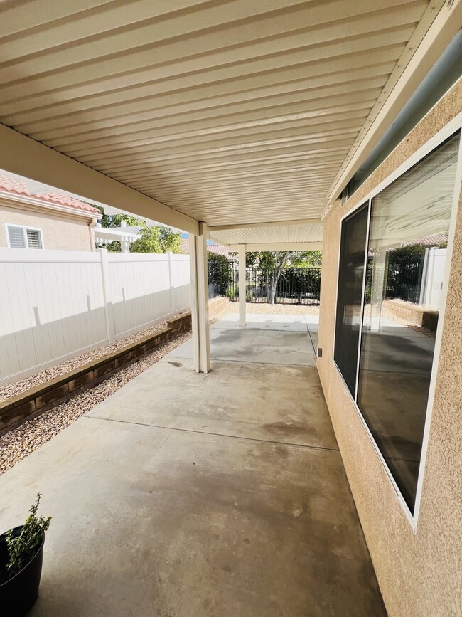 Building Photo - 40624 Corte Albara