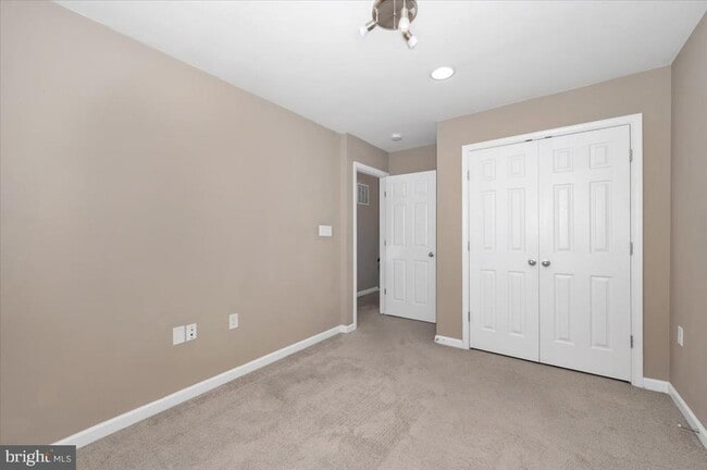 Building Photo - 7 New Gate Ct