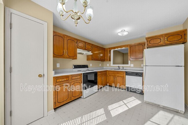 Building Photo - 3252 Tower Dr