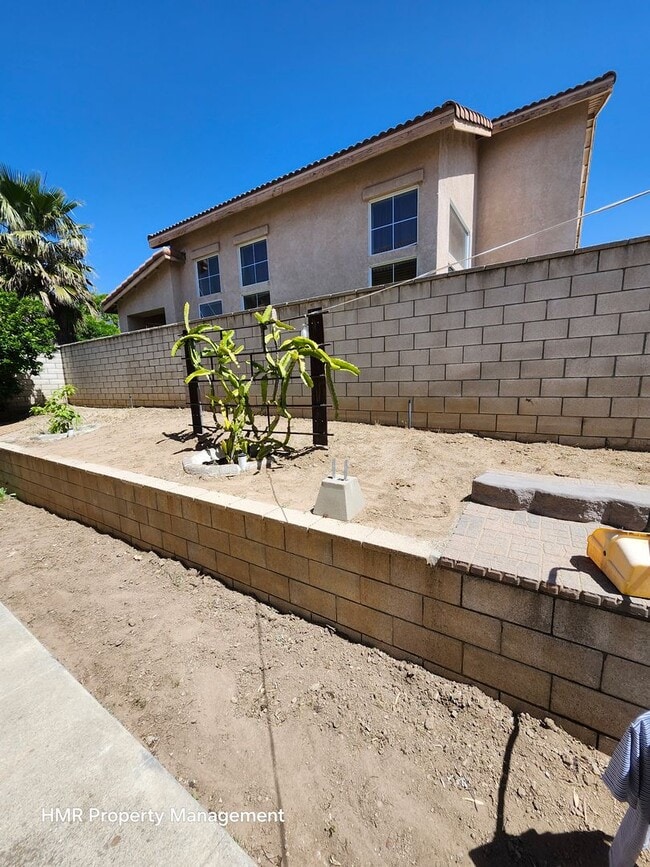 Building Photo - Beautiful two-story in Hunter's Ridge