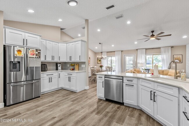 Building Photo - 1587 Shelter Cove Dr