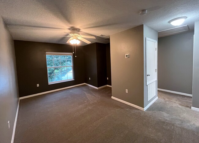 Upstairs Bonus room with Open entry - 13155 Liberty Square Dr