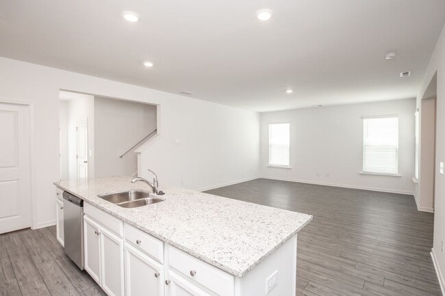 Building Photo - 101 Goshawk St