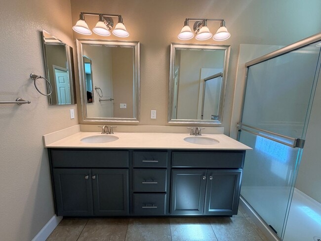 Building Photo - 1587 Manzanita Way