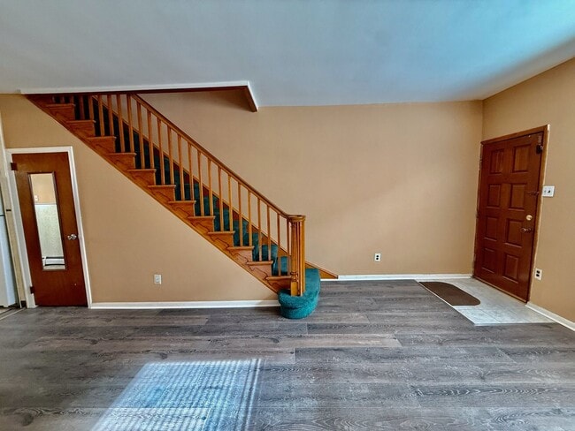 Building Photo - Recently UPDATED 3 BD/1 BA HOUSE in great East Passyunk/LOMO location w/ new Engineered Wood Floo...