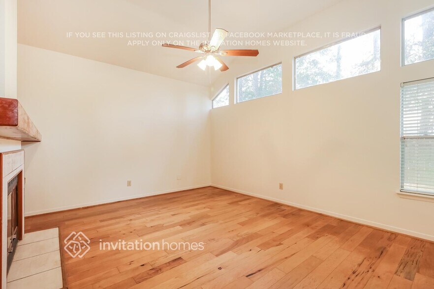 Building Photo - 10 Shallow Pond Pl