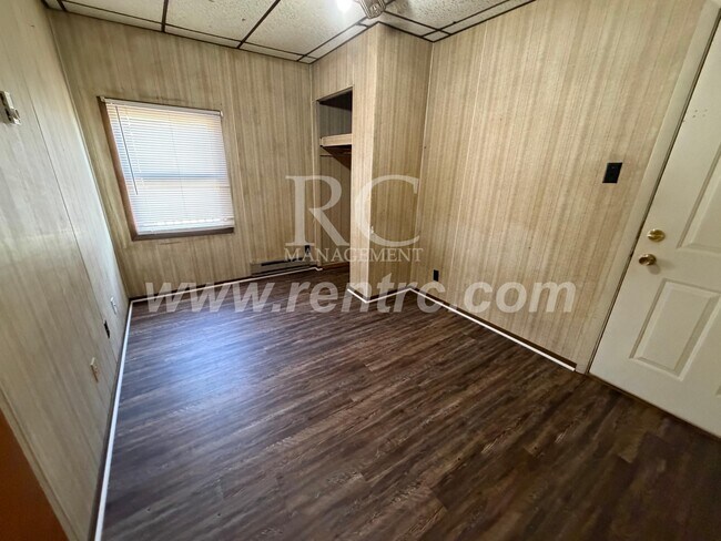 Building Photo - 1307-C Lape-