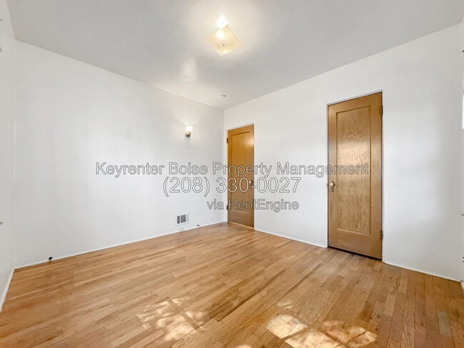 Building Photo - 1203 N 8th St